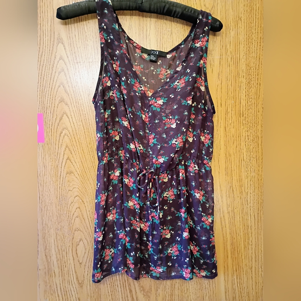 Forever 21 Dark Floral Sleeveless Peplum Top